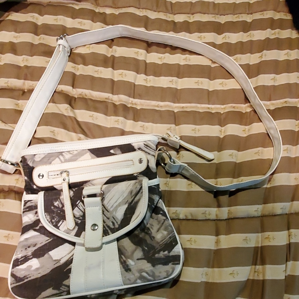 3/$15 Emilie M Purse